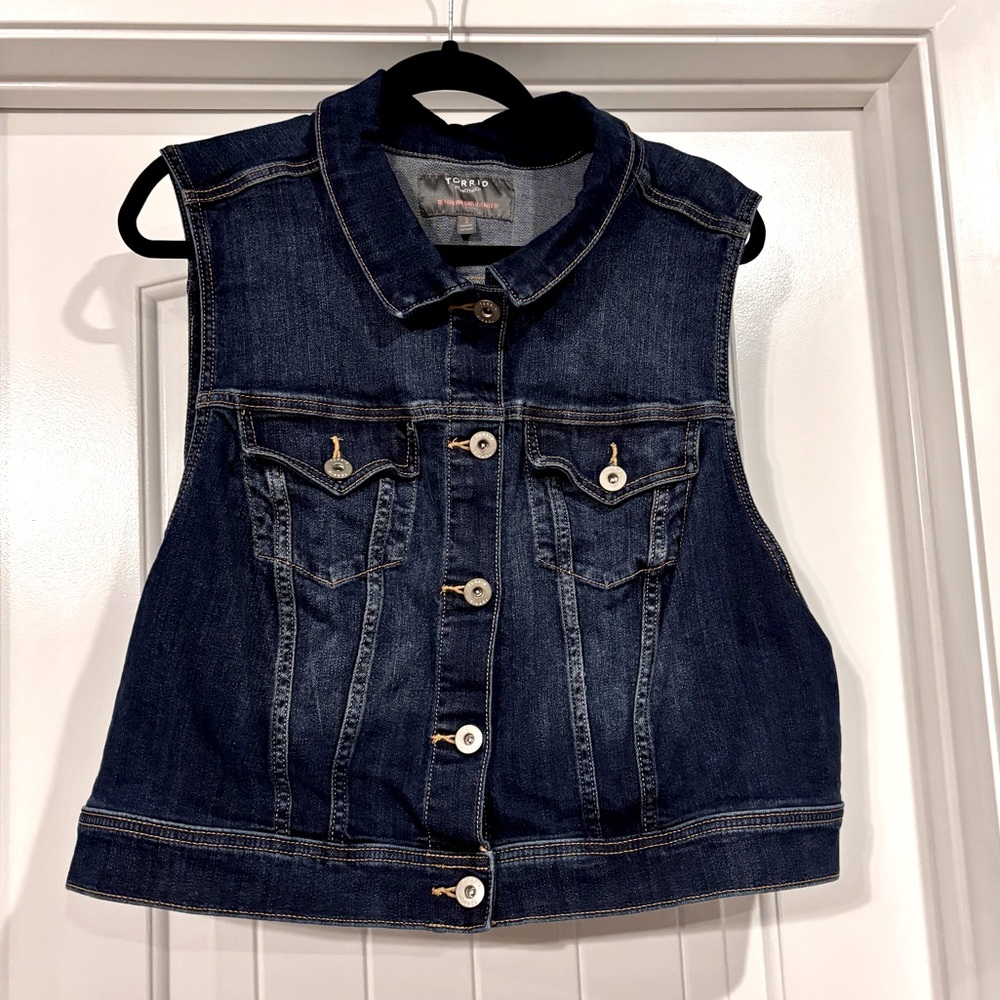 NWOT Torrid Denim Vest, Size 3x